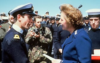 British Prime Minister Margaret Thatcher meets personnel aboard the HMS Antrim 08 January 1983 during her five-day visit to the Falkand Islands.        (Photo credit should read SVEN NACKSTRAND/AFP via Getty Images)
