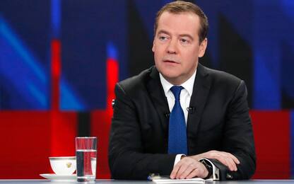 Medvedev attacca Crosetto: “Uno sciocco raro”