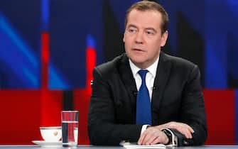 epa08046111 Russian Prime Minister Dmitry Medvedev attends an annual televised interview with Russian TV channels during a program 'Conversation with Dmitry Medvedev' to sum up the results of government's work over the year at the Ostankino TV Center in Moscow, Russia, 05 December 2019. EPA / DMITRY ASTAKHOV / SPUTNIK / GOVERNMENT PRESS SERVICE POOL MANDATORY CREDIT