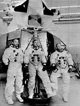 Neil A. Armstrong (c), Michael Collins (s) e Buzz Aldrin, i tre astronauti dell'Apolo 11, 19 giugno 1969. ANSA