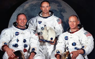 USA FILES 35TH ANNIVERSARY APOLLO 11 MOON LANDING epa000235832 (FILES) A file picture taken in May 1969 of (L to R) US astronauts Neil A. Armstrong, commander; Michael Collins, command module pilot; and Edwin E. Aldrin Jr., lunar module pilot. July 20 marks the 35th anniversary of the Apollo 11 moon landing. The crew of Apollo 11 opened a revolutionary new phase in human evolution when Neil Armstrong and Buzz Aldrin became the first men to walk on the moon. EPA/NASA FILES