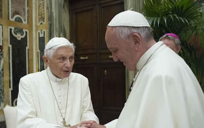 Papa Francesco visita Ratzinger per gli auguri di compleanno