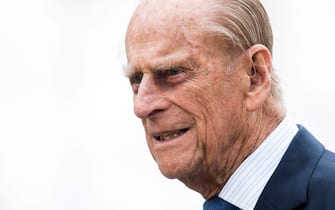 epa09123941 (FILE) - Britain's Prince Philip, Duke of Edinburgh leaves the new headquarters of New Scotland Yard, Central London, Britain, 13 July 2017  (reissued 09 April 2021. According to the Buckingham Palace, Prince Philip has died aged 99.  EPA/WILL OLIVER *** Local Caption *** 53644925