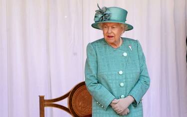 Regina Elisabetta, come è cambiato il suo stile in 65 anni di regno