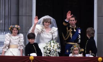 LONDON - JULY 29: (FILE PHOTO) Prince Charles, Prince of Wales and Diana, Princess of Waleswave from the balcony of Buckingham Palace following their wedding July 29, 1981 in London, England.   (Photo by Anwar Hussein/Getty Images)