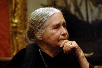 79418763 LONDON - JANUARY 30: (EMBARGOED FOR PUBLICATION IN UK TABLOID NEWSPAPERS UNTIL 48 HOURS AFTER CREATE DATE AND TIME) Doris Lessing attends the reception hosted by Harpercollins and English Pen for Doris Lessing to receive the Nobel Prize in Literature, at the Wallace Collection on January 30, 2008 in London, England. (Photo by Dave M. Benett/Getty Images)