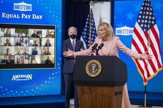 Jill Biden: la parità salariale è un tema a me molto caro