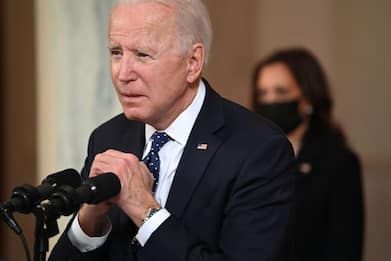 Usa Weekly News, Biden su processo Floyd: passo avanti contro razzismo