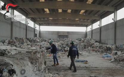 Salerno, traffico internazionale di rifiuti: 69 arresti in Campania
