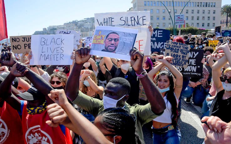 Napoli Manifestazione Davanti Consolato Usa Per George Floyd Sky Tg24