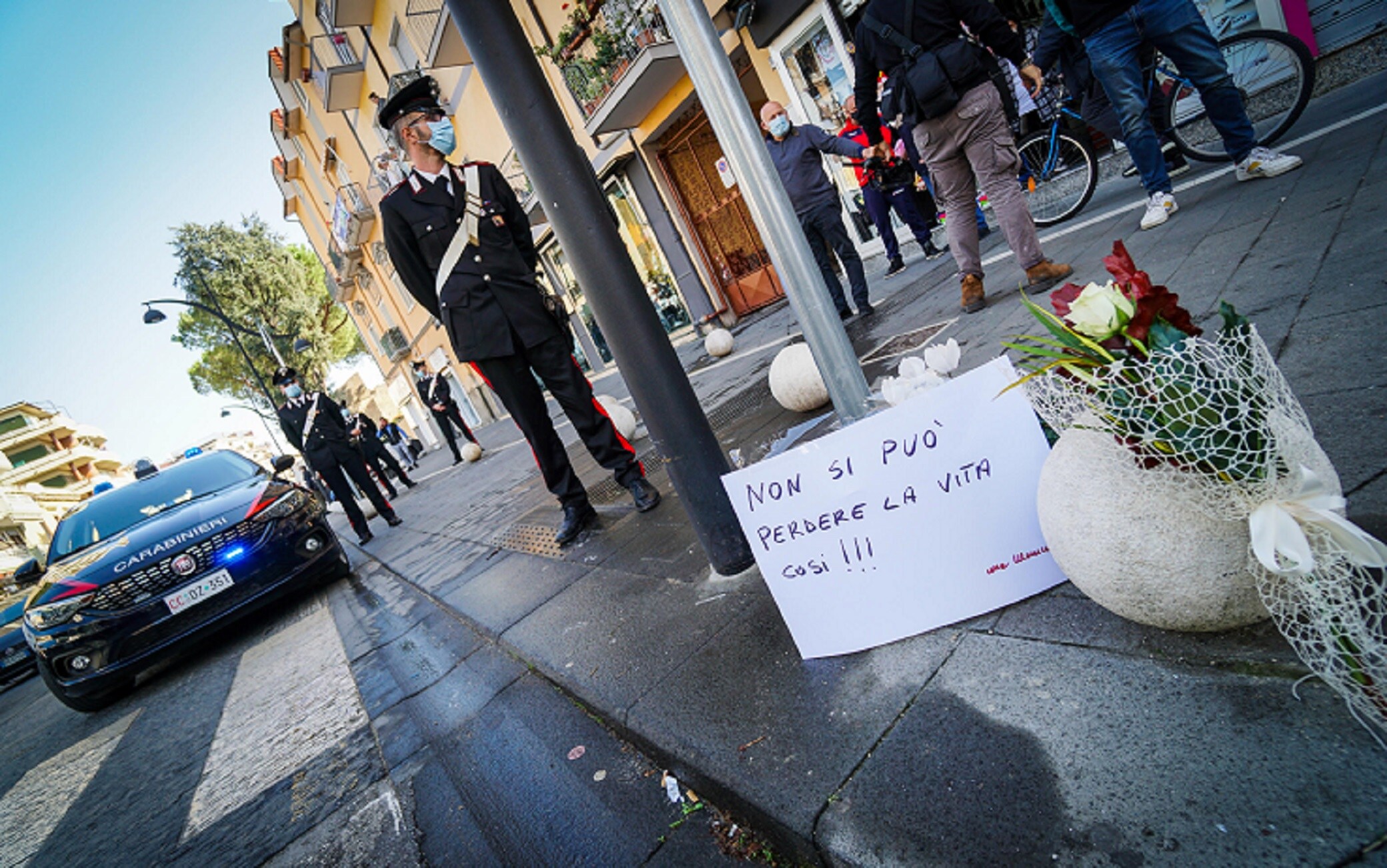 Giovane di 19 anni ucciso a coltellate nel Napoletano.