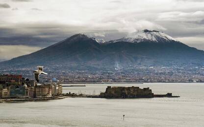 Maltempo in Campania, neve sul Vesuvio e nel Salernitano