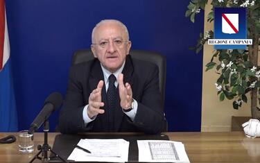 Covid Campania, De Luca: “Evitare feste in piazza a Capodanno"