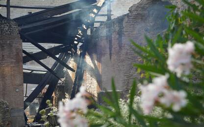 Incendio anfiteatro a Pozzuoli, sindaco: “Mettere in sicurezza l'area”