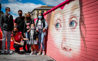 Napoli, vandalizzato il murales per la bimba ferita in un agguato