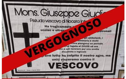 Stop processioni nel Salernitano, manifesti funebri contro il vescovo
