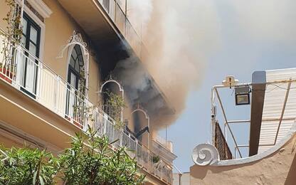 Incendio a Capri, fiamme in un appartamento di via Camerelle