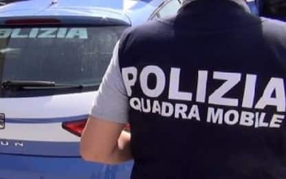 Palermo, danneggia auto e vetrine: arrestato
