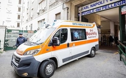 Napoli, 7 persone intossicate dopo aver bevuto latte di mandorla