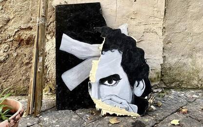 Napoli, volto di Massimo Troisi al Rione Sanità distrutto dai vandali