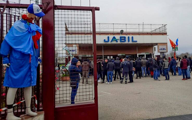 Un'immagine della protesta del 25 gennaio dei lavoratori Jabil a Marcianise