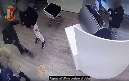 Napoli, rapine in banche e uffici postali: 7 arrestati