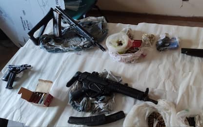Armi e munizioni in casa a Casoria, arrestata una donna