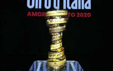 A picture of the trophy during the presentation of the 103rd edition of the Giro d'Italia in Milan, Italy,  24 October  2019.
ANSA / MATTEO BAZZI