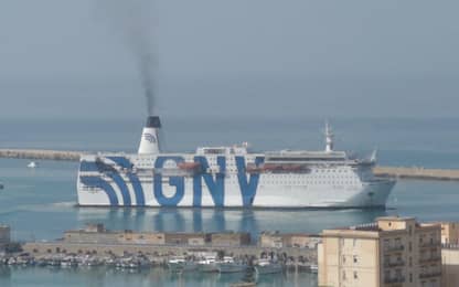 Coronavirus, migranti: arrivata a Porto Empedocle nave quarantena
