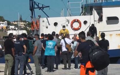 Migranti, naufragio a sud di Lampedusa: 15 persone tratte in salvo