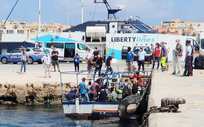 Migranti, ancora sbarchi a Lampedusa: arrivate oggi 391 persone