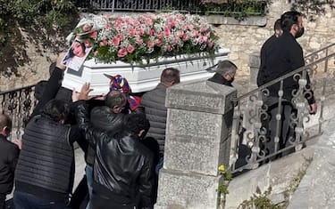 Un momento dei funerali per Roberta Siragusa, la ragazza di 17 anni uccisa a Caccamo la notte tra il 23 e il 24 gennaio, 04 febbraio 2021.  ANSA / Ignazio Marchese