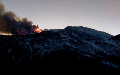 Etna in eruzione, pioggia di pietre e cenere su Catania. VIDEO