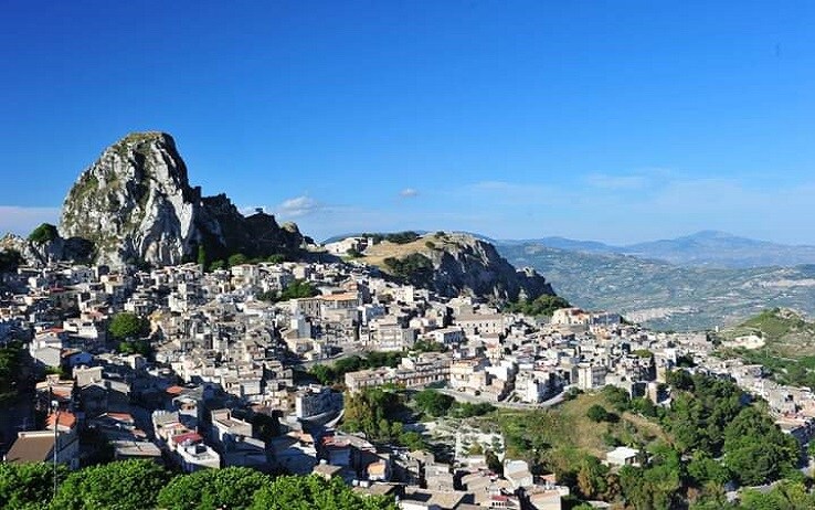 Il Comune di Caltabellotta Il Comune di Caltabellotta