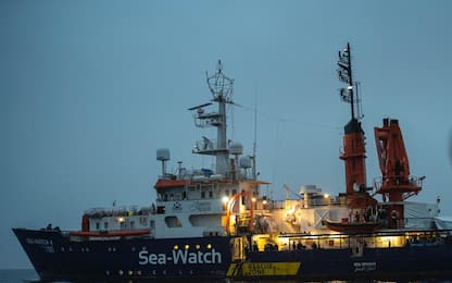 Migranti: 299 su Sea Watch 4 verso Porto Empedocle, oggi lo sbarco