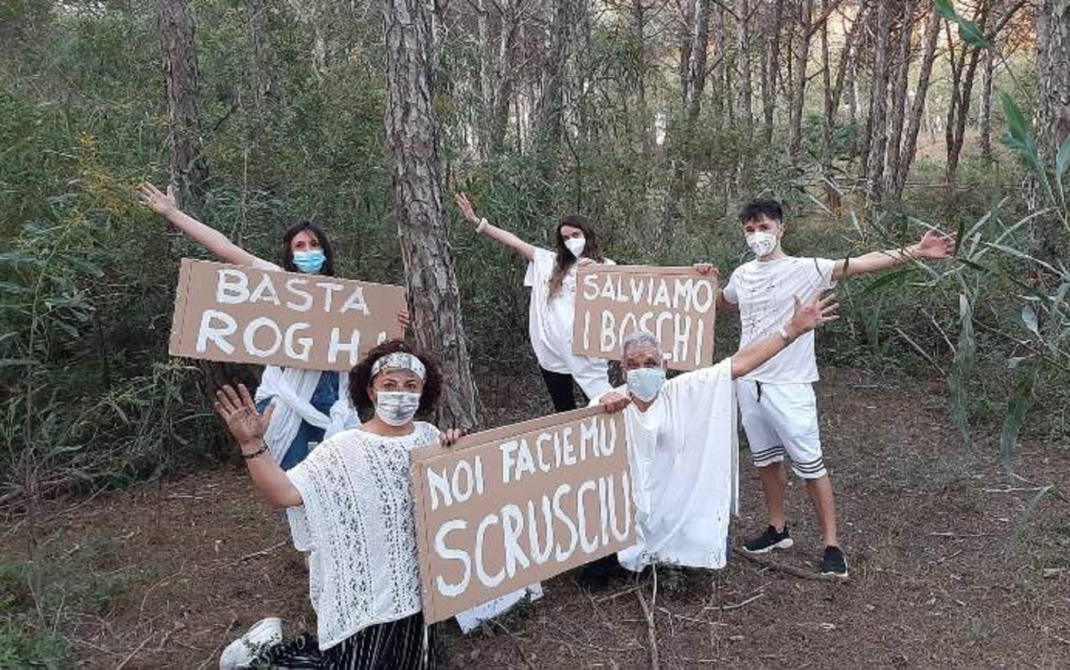 Una delle iniziative contro gli incendi boschivi Una delle iniziative contro gli incendi boschivi