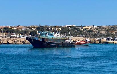 Migranti, oltre mille persone sbarcate a Lampedusa