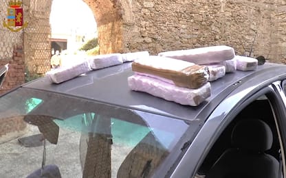 Trapani, sorpresi con 10 chili di hashish in auto: arrestati