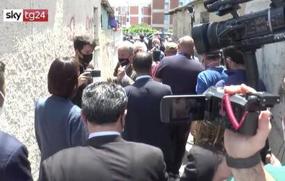 Messina, Carfagna visita la baraccopoli: "Restituire dignità". VIDEO