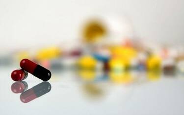 Farmaci, rapporto Aifa: gli over 65 assumono in media 3 dosi al giorno