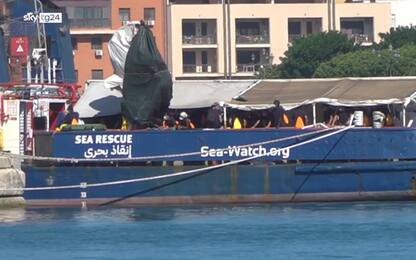 Migranti, 257 persone sbarcate dalla Sea Watch 3 a Trapani. VIDEO