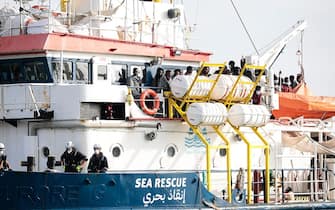 Four hundred and six migrants disembark from the ONG ship Sea Watch 3 in Pozzallo, near Ragusa, Italy, 23 October 2021.  ANSA / FRANCESCO RUTA