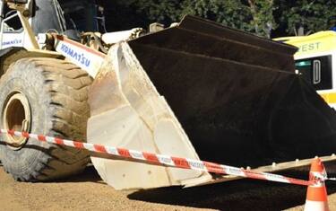 Abusivismo, demolita villetta a Castel Volturno. De Luca: basta scempi