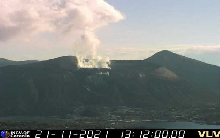 Una foto dell'isola di Vulcano scattata dall'Ingv