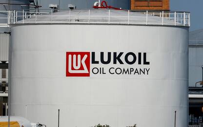 Lukoil valuta la cessione della raffineria siciliana di Priolo