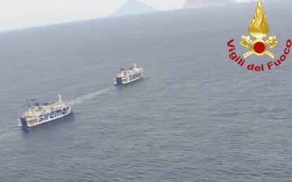 Eolie, incendio a bordo di un traghetto in navigazione verso Filicudi
