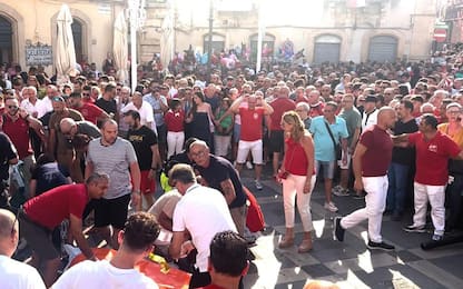 Incidente a festa del patrono a Militello in Val di Catania: un morto