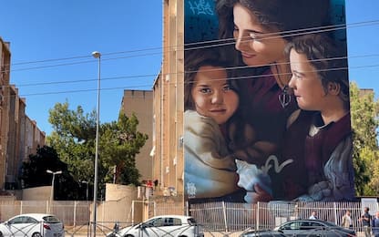 Hope, il nuovo murale di Giulio Rosk tra i palazzi dello Sperone