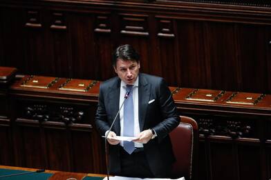 Governo, i redditi dei politici: Conte scende a 158mila euro