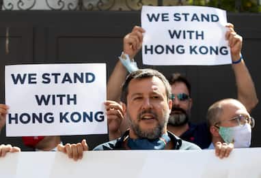 Salvini contro l'ambasciata cinese: "Non paragoni l'Italia a Pechino"